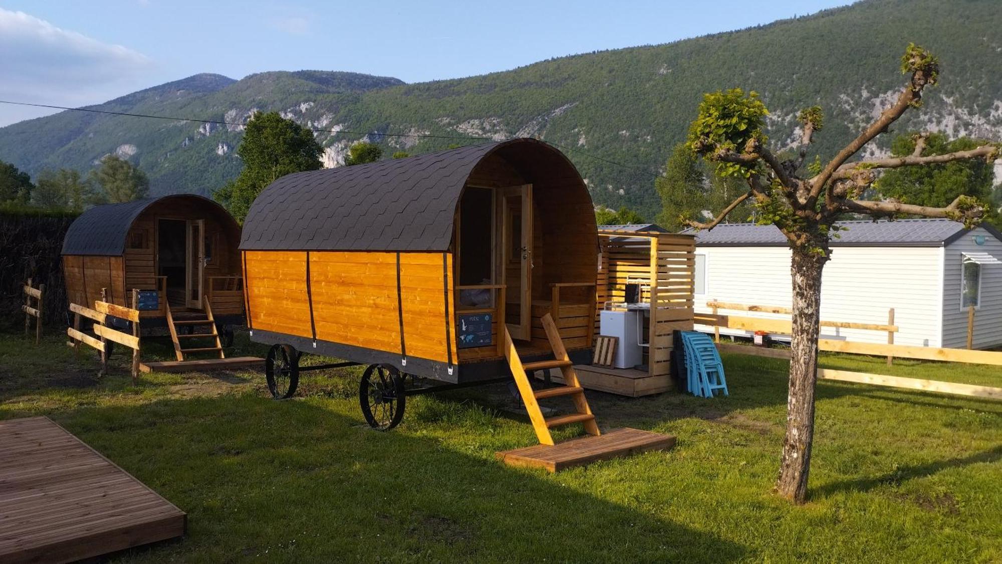 Hotel Camping Le Hameau Des Pecheurs à Novalaise Extérieur photo