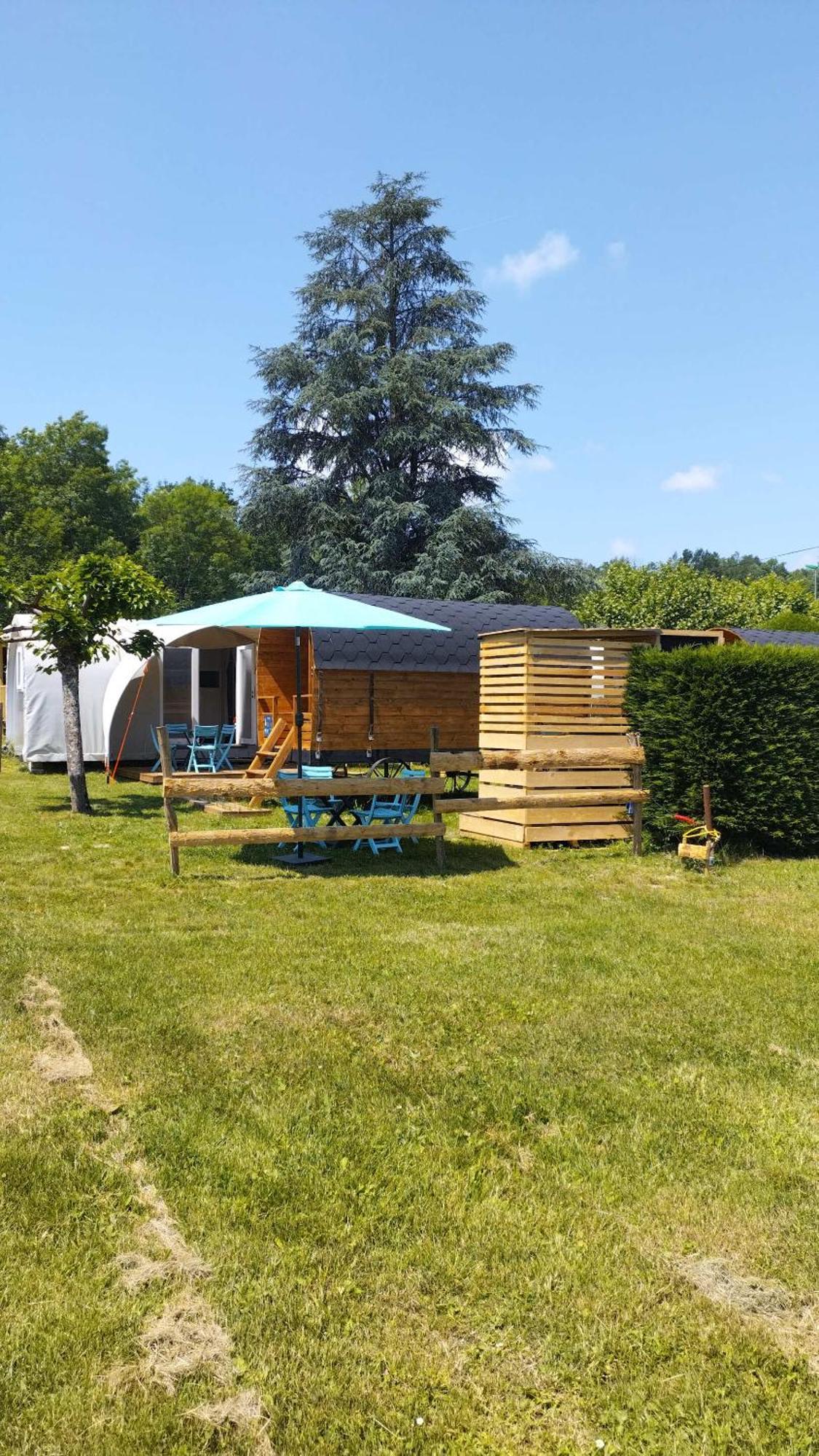 Hotel Camping Le Hameau Des Pecheurs à Novalaise Extérieur photo
